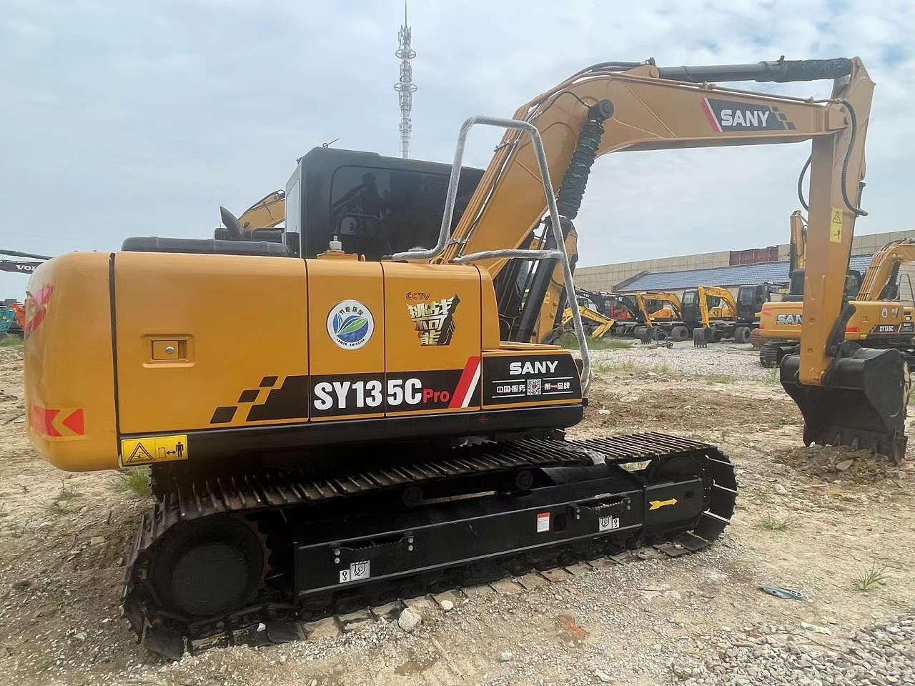 Guangdong tiene un mercado de comercio exterior de segunda mano Komatsu 130 120 excavadora línea de exportación