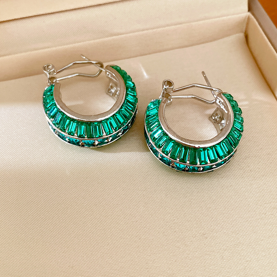 Aguja de plata diamantes geométricos aretes redondos personalidad temperamento nicho temperamento aretes ligeros lujo alta sensación de aretes al por mayor image 8