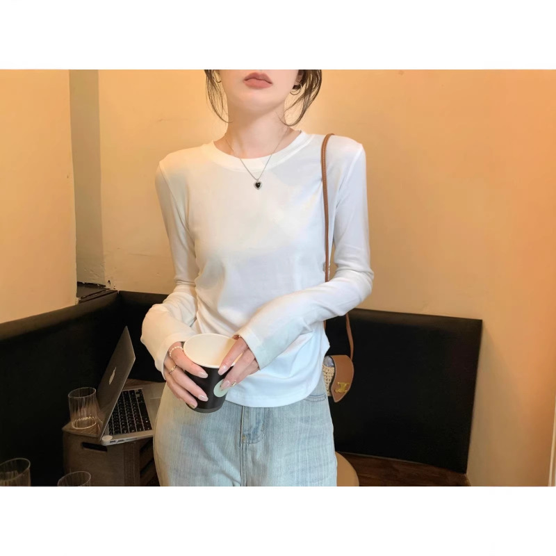 Round Neck White Base Shirt with Early Spring Design, Pleated Long Sleeves, Breathable and Versatile Ribbed Knit, Spring and Autumn Long T-Shirt