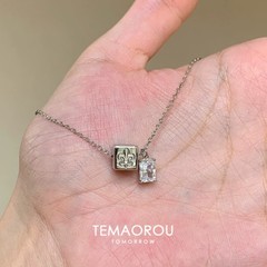 银色方块闪钻吊坠项链轻奢小众设计锁骨链高级感气质毛衣链配饰女