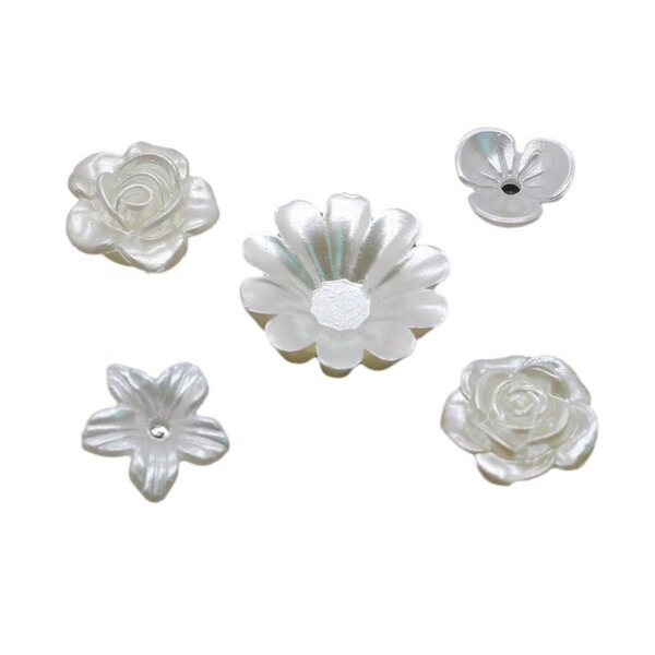 Transparent acrylic hairgrip flower-shaped handmade