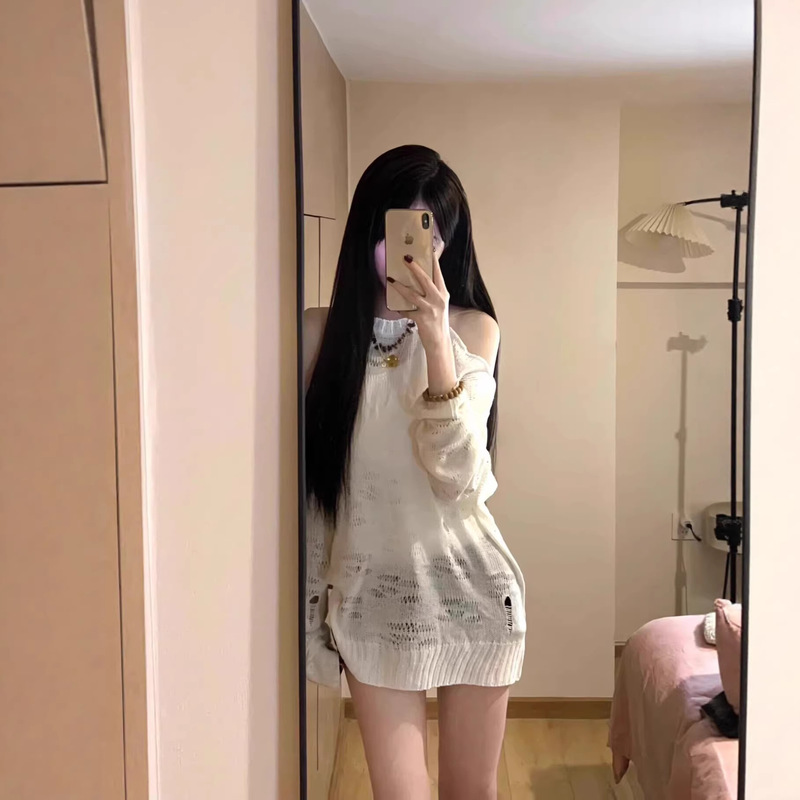 American-Style Spicy Girl White Long-Sleeve Halter Neck Hollow-Out Knit Cover-Up for Women, 2026 Spring/Summer Loose Versatile Sun-Protective Top