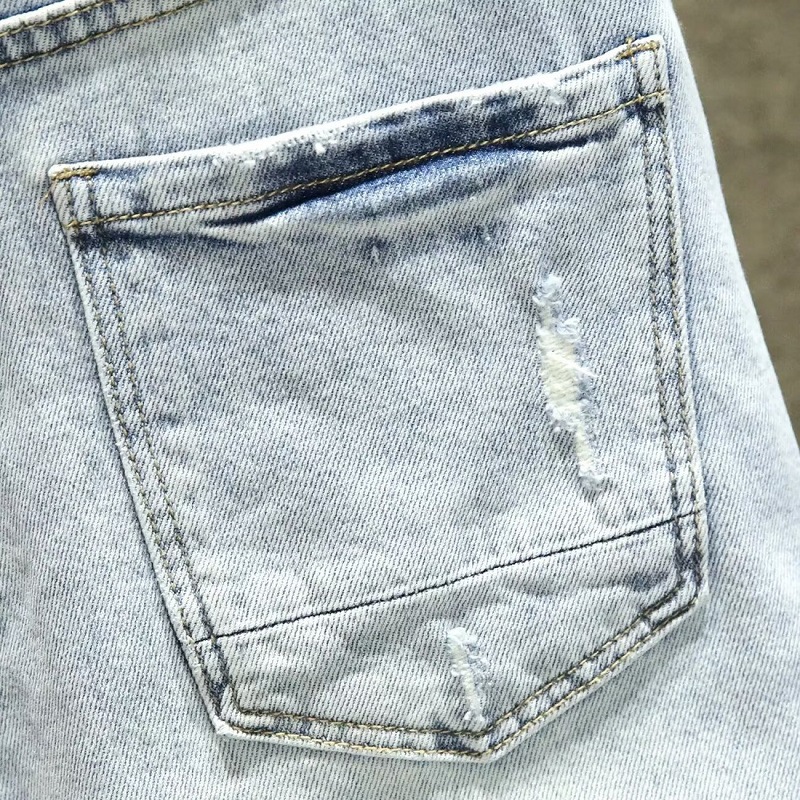 Summer Personalized Ripped Denim Shorts Men's Fashion Trend Handsome Casual Five-Point Pants Light Blue Ripped Mid-Pants
