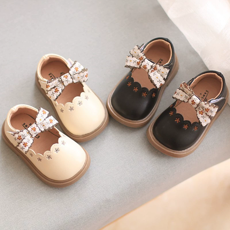 Весенне-осенняя кожаная обувь для маленьких девочек с мягкой подошвой Обувь принцессы для малышей От 1 до 3 лет дышащие детские туфли с квадратным носком