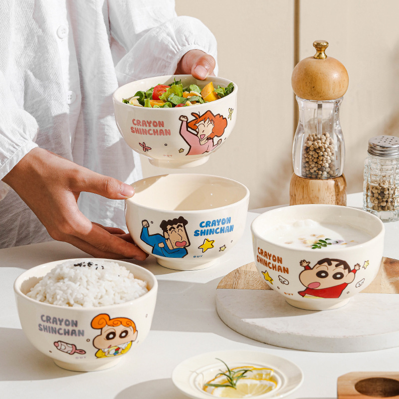 クレヨンしんちゃんとファミリーのコラボシリーズ、高級感のあるギフトボックス入り、陶器製麺鉢4個セット、食器、ご飯茶碗|undefined