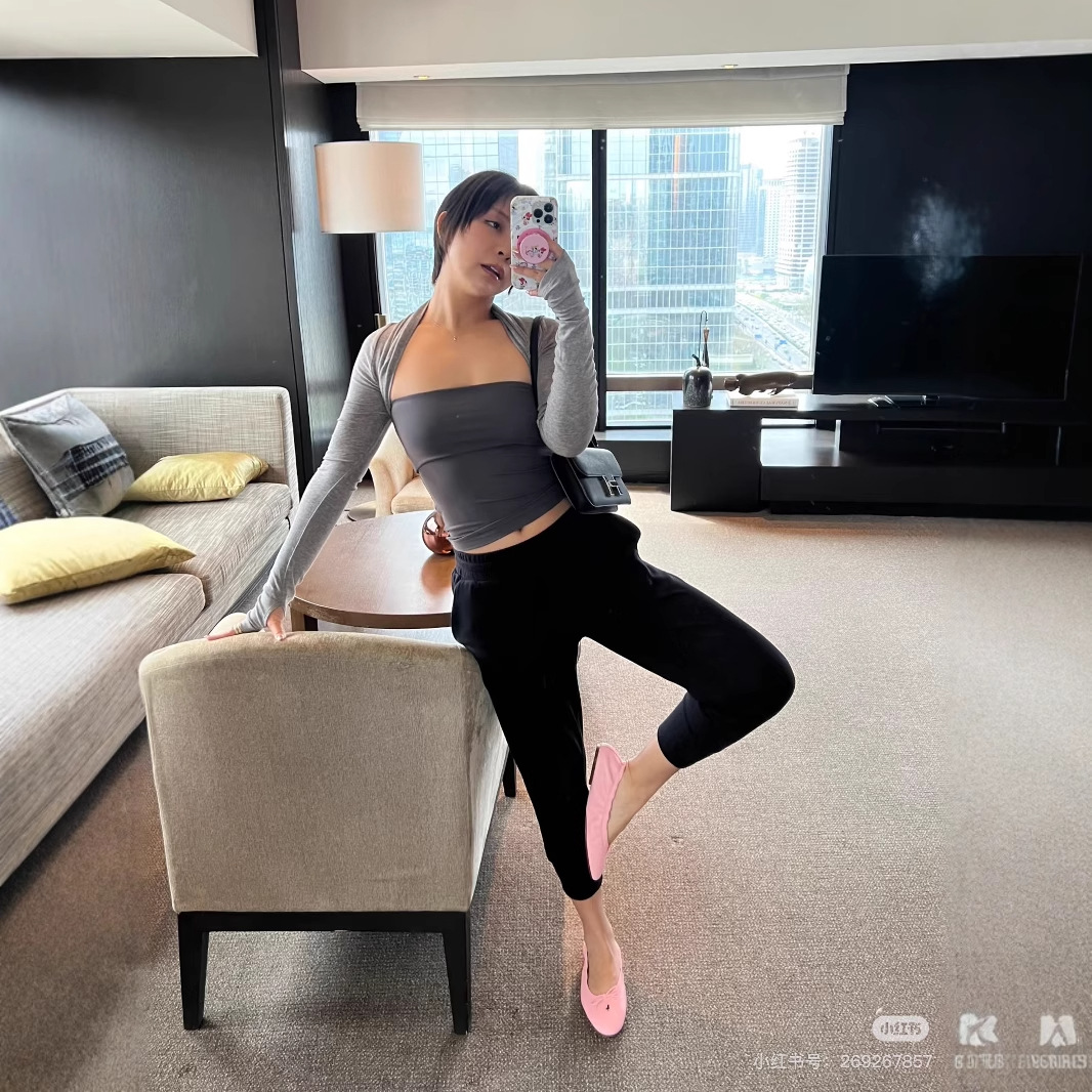 Walking Wear Tencel Wool Slim-Fit Knit Sleeveless Cover-Up Sun Protection Cardigan for Women, Coffee Color/Light Floral Gray