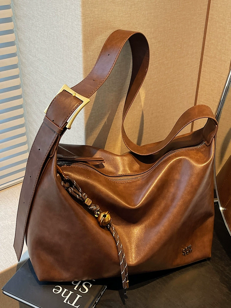 (Cross-border trading), capacious winter retro shoulder bag one shoulder