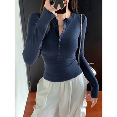 ギャルのタイトな肩の長袖のtシャツの女性2025新型の春と秋の底のシャツはやせています。