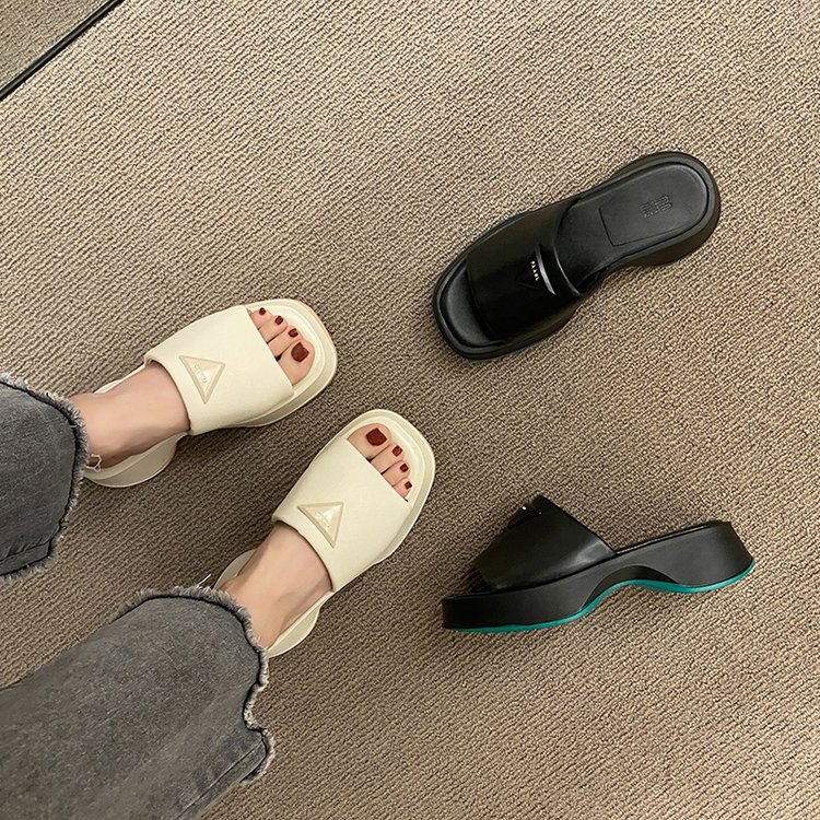 Slippers voor dames, sleehak met dikke zolen voor bovenkleding, 2024 nieuwe zomerstijl, modieuze pantoffels met dikke zolen en platte zolen_voghion.com