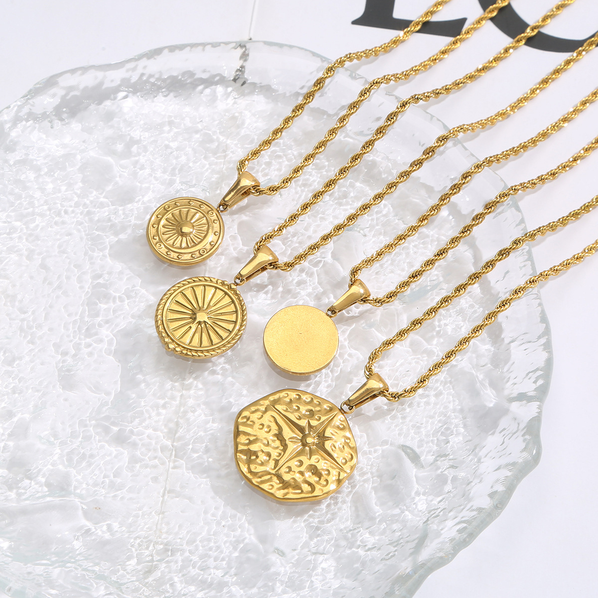 2025 Sunflower Pendant Necklace Accessories Light Luxury High-End Feel For Women And Men Summer Sweet Cool Hot Girl_voghion.com