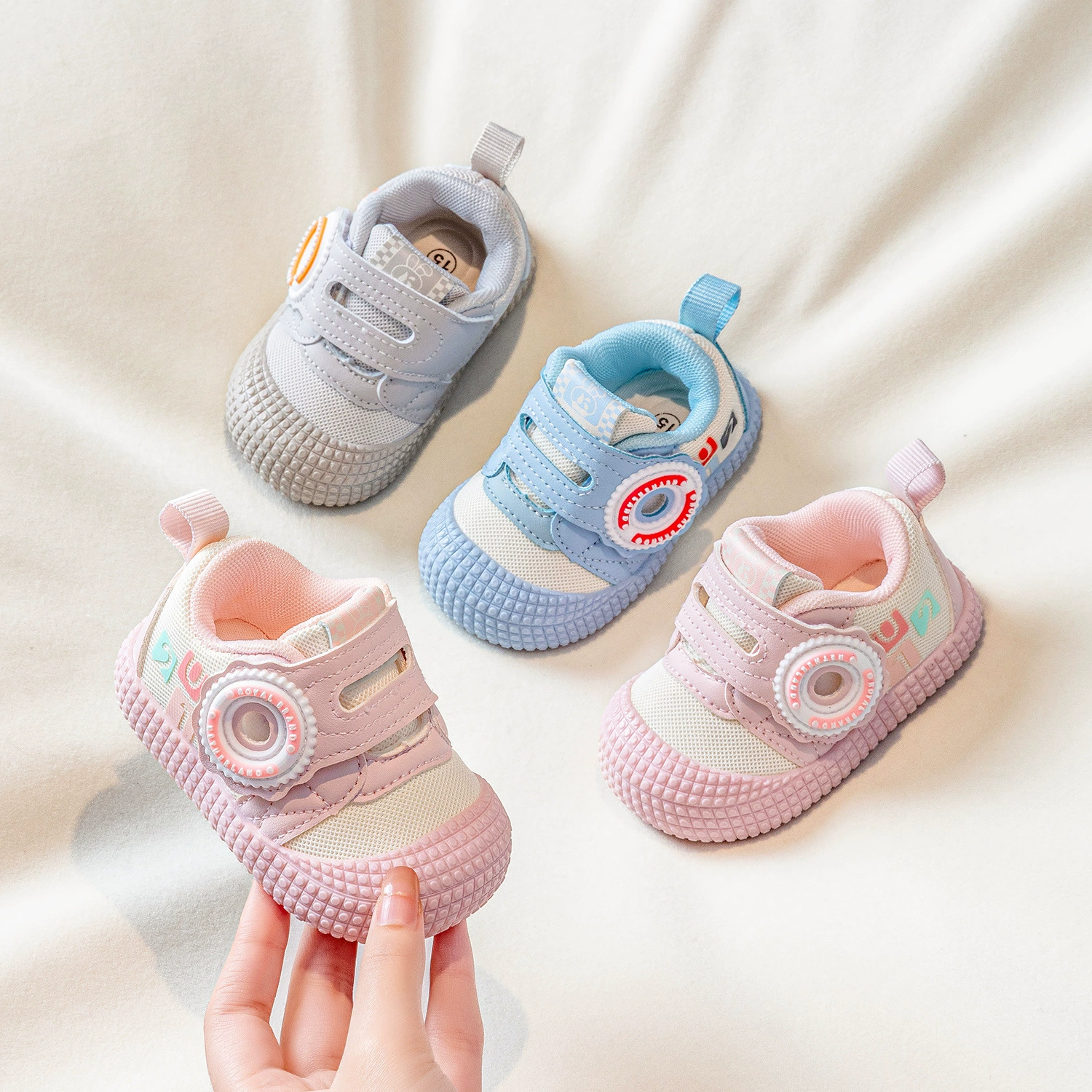 Детская обувь новая весна детская обувь мужская обувь нескользящая детская обувь женская ступенчатая обувь мягкая подошва дышащая обувь оптом