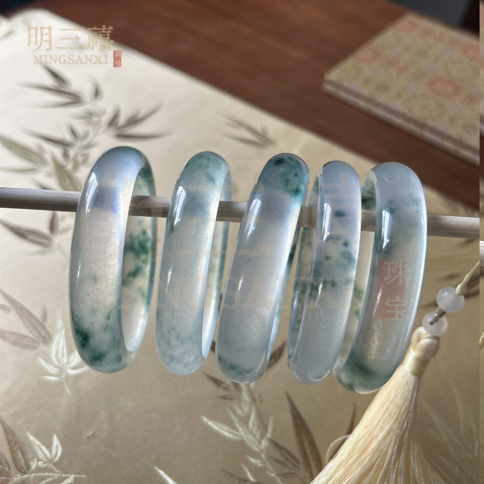 높은 얼음 투명 DULONG 옥 떠있는 꽃 팔찌 고품질 옥 옥 팔찌 얼음 옥 팔찌 석영 옥