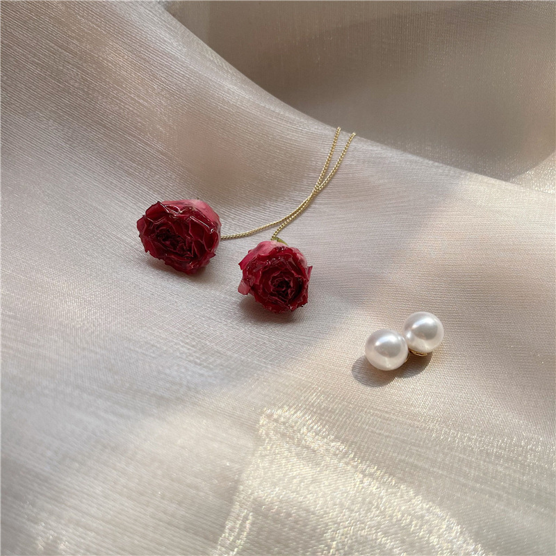 Mori Super Fairy Silver Needle Yongshenghua Pendientes de moda de temperamento de todo fósforo Pendientes de nicho de lujo ligero Pendientes de alta gama al por mayor