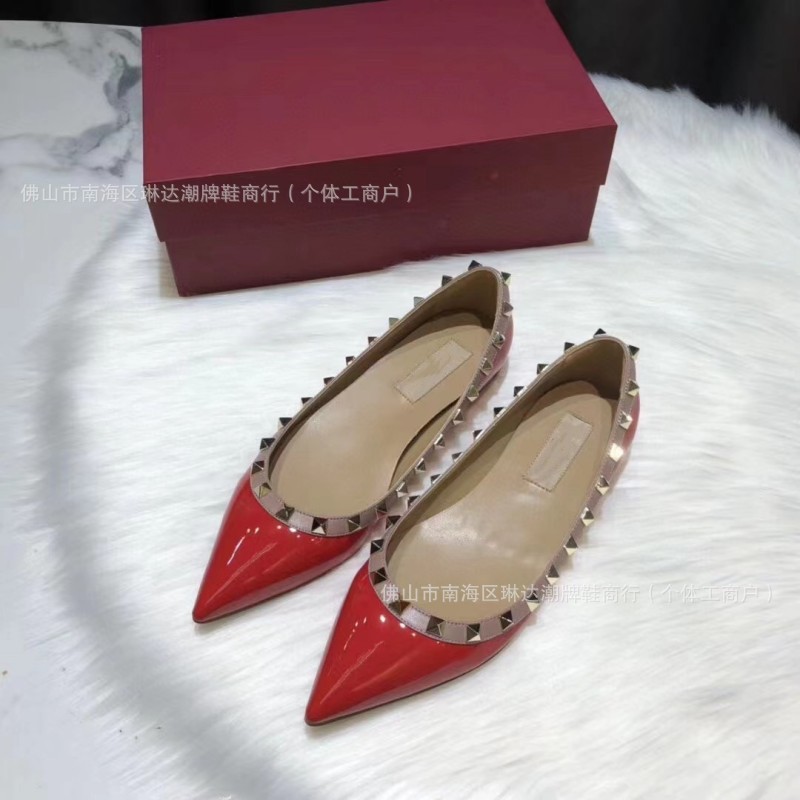 레드 페이턴트 가죽