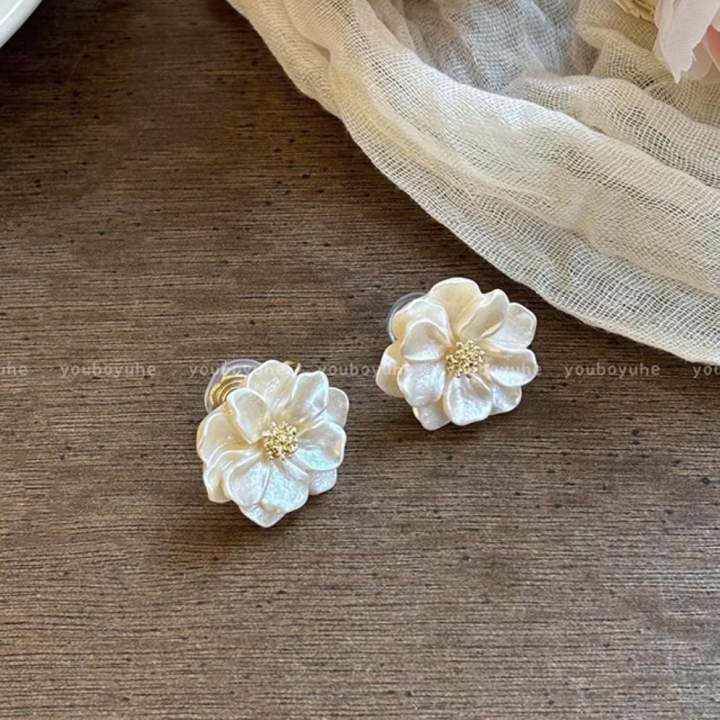 2025 nuevo estilo flor borla sin agujeros para las orejas placa de incienso para mosquitos pinzas para las orejas para las mujeres, pendientes de lujo ligero de alta calidad, pinzas para las orejas indoloras