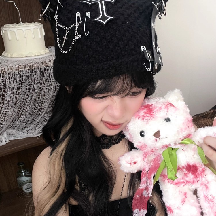 2025年新款设计黑色十字架猫耳针织毛线帽女春秋小众百搭套头帽|undefined