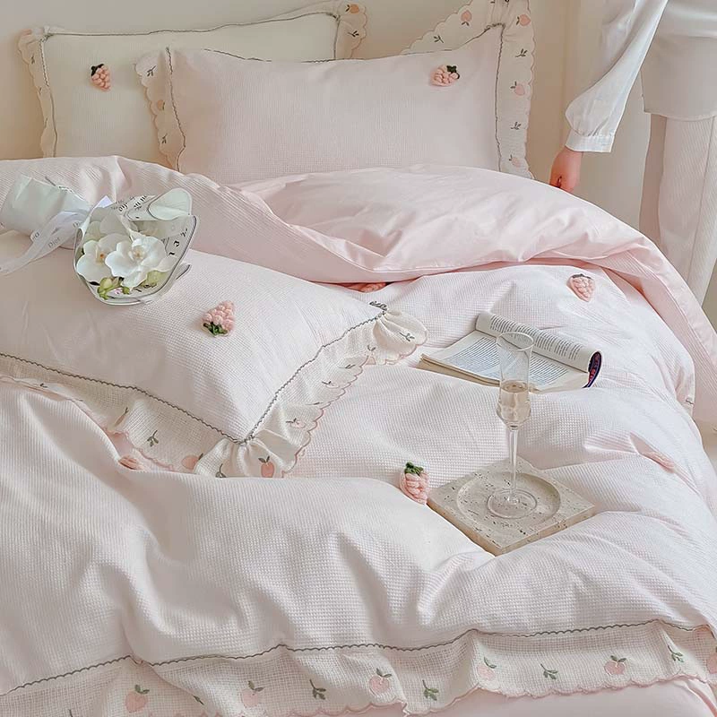 Хлопковый трехмерный набор, клубника, насыпь простыня(??) duvet cover, bedspread, 4 piece set, with embroidery