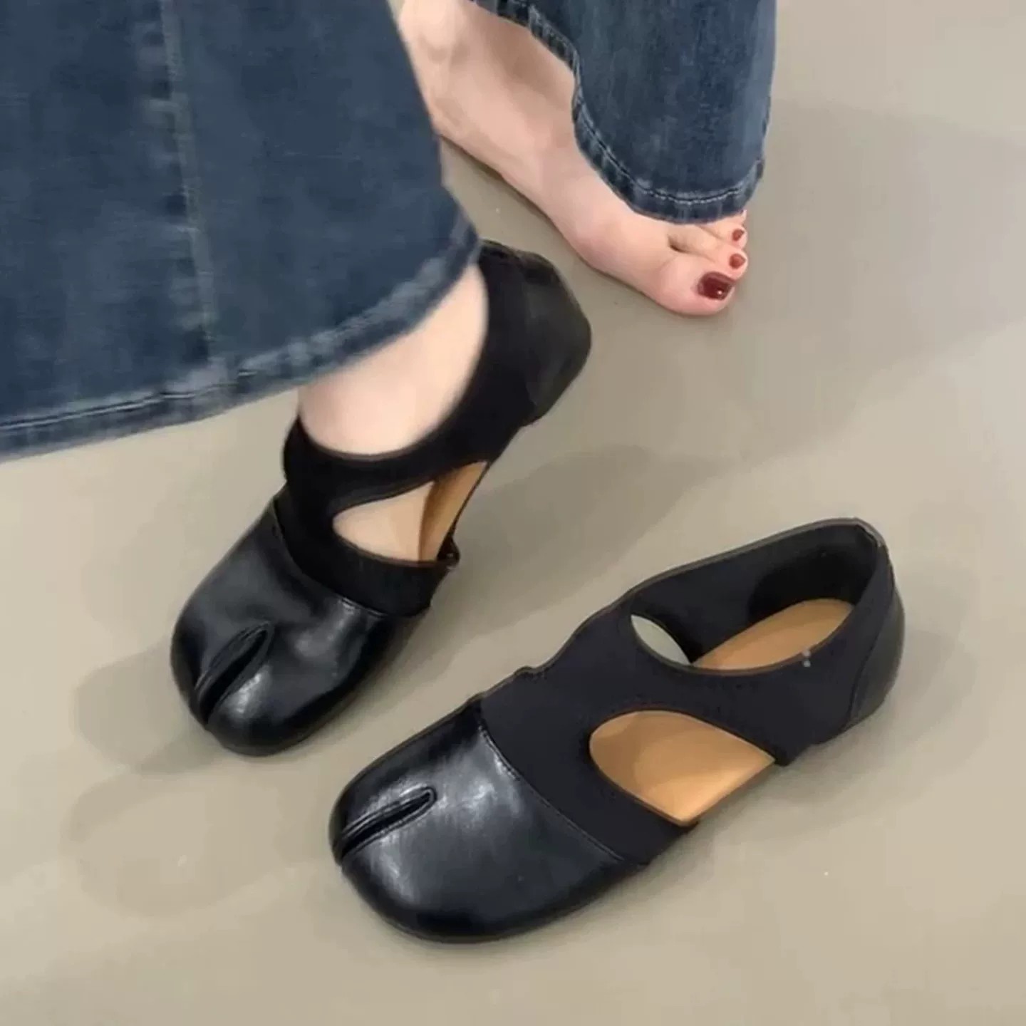 2026 primavera nueva moda nicho tela elástica cómoda dedos de dedos zapatos casuales de mujer zapatos planos huecos zapatos casuales