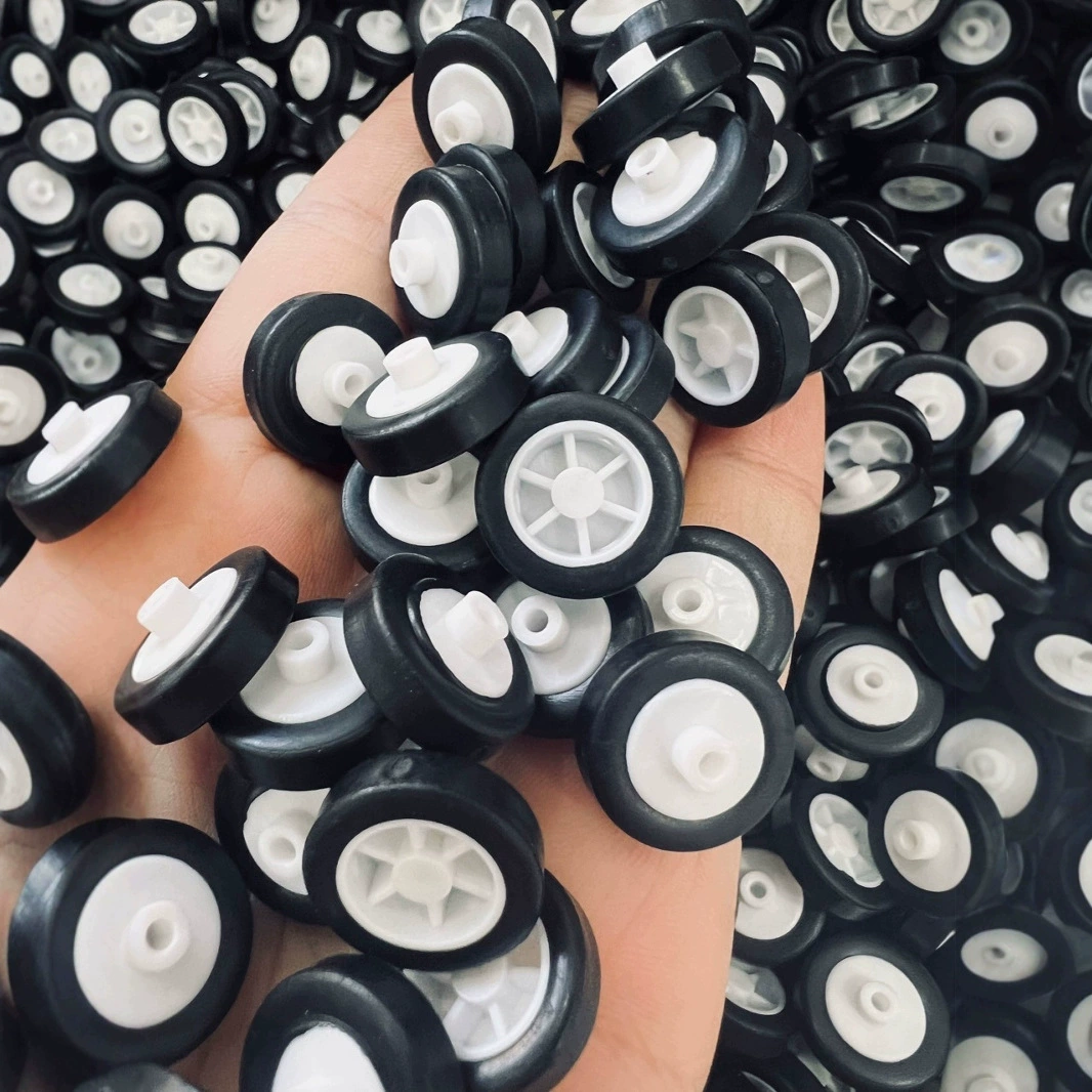 Экологически чистые пластиковые колёса для игрушечных машинок из ТПР, с покрытием из АБС-пластика и резины.
