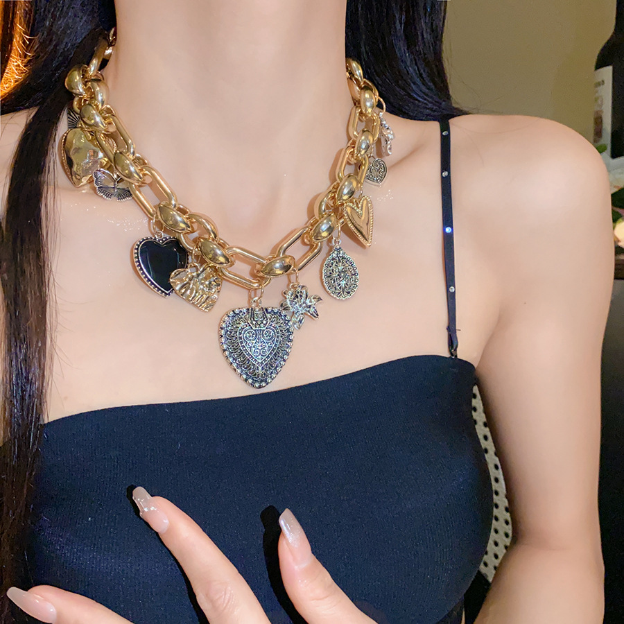 Collar colgante de oso lindo transfronterizo, cadena de suéter de diseño de moda de nicho, accesorios de joyería de temperamento versátil de alta gama