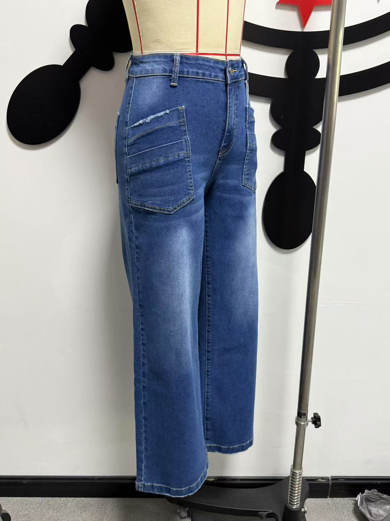 Women's Clothing Mid-Rise Wide Leg Jeans Retro Washed Cuffs Frayed Hem Slanted Pockets Cropped Length Denim_ecoleips.com