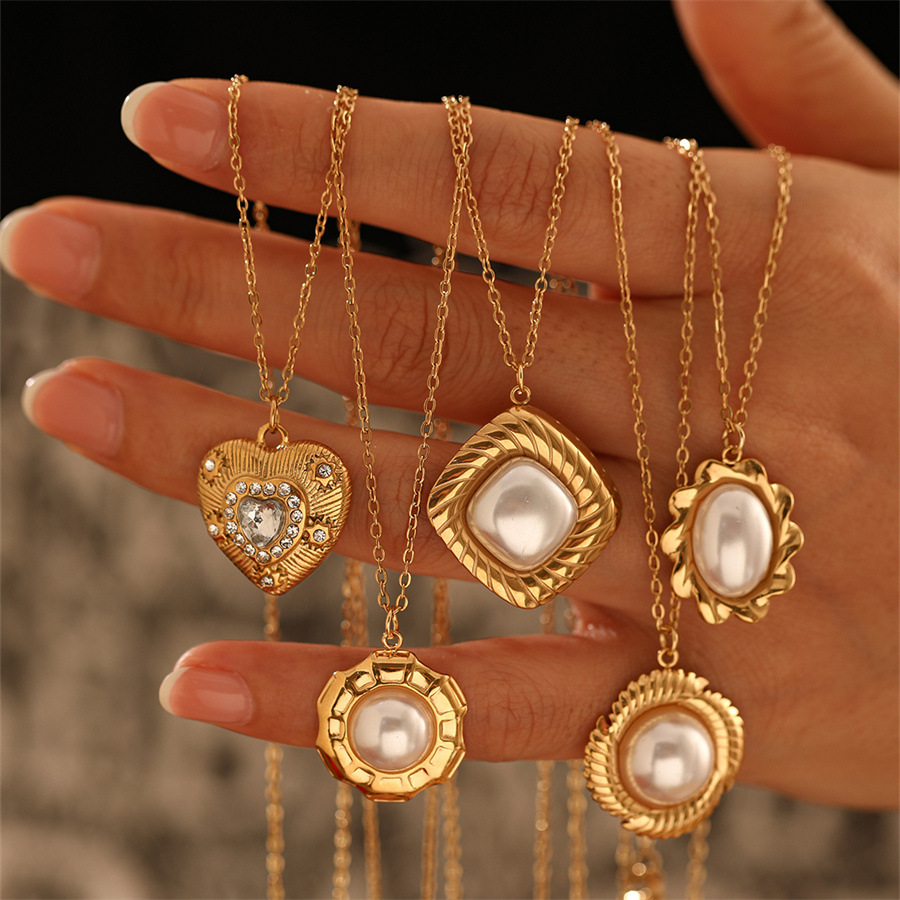 17g Weight 304 Stainless Steel Pendant Material Artificial Pearls Inlay Material Pendant Necklace Classification 304 Stainless Steel Chain Material Wholesale Jewelry Casual Simple Style Geometric Heart Shape 304 Stainless Steel Artificial Pearls Inlay Pendant Necklace