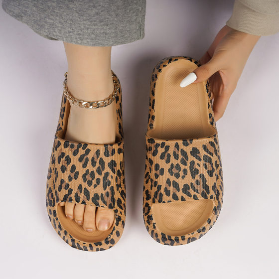 Foreign trade wholesale leopard print slippers for outhwear Korean printed slipper lovers outdoor sandals women's thick bottom bathroom slippers