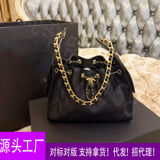 Factory Direct Sale of the Popular Caviar Leather Large-Capacity 25C Bucket Bag, a Versatile Hit for Autumn and Winter! Factory Direct Sale of the Popular Caviar Leather Large-Capacity 25C Bucket Bag, a Versatile Hit for Autumn and Winter!