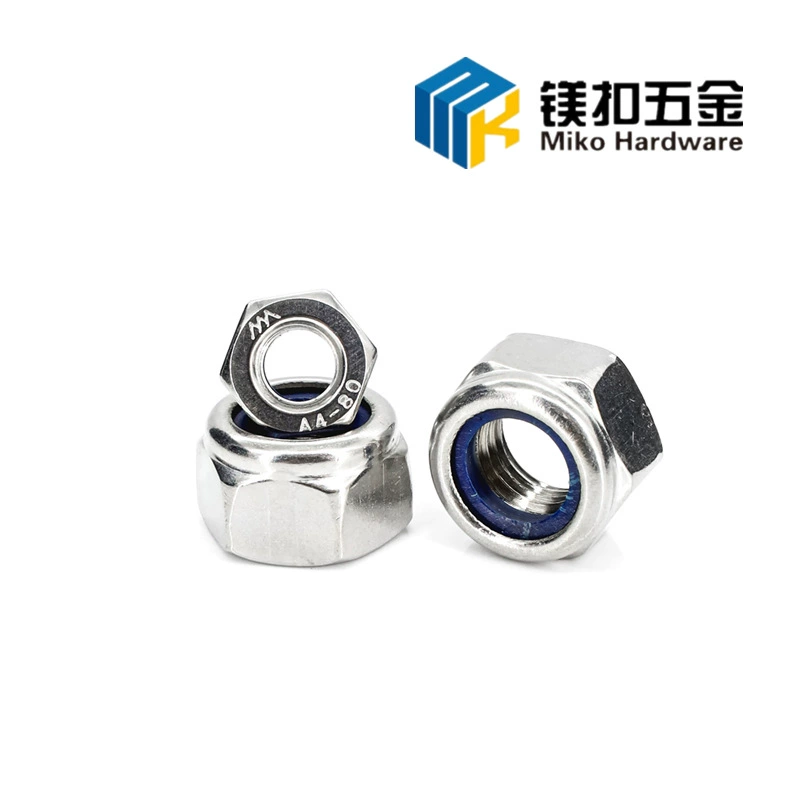 В наличии оптом напрямую от производителя: гайки с противоскользящим покрытием DIN985 (немецкий стандарт), с крупной и мелкой резьбой, из нержавеющей стали 304, с нейлоновым фиксатором.