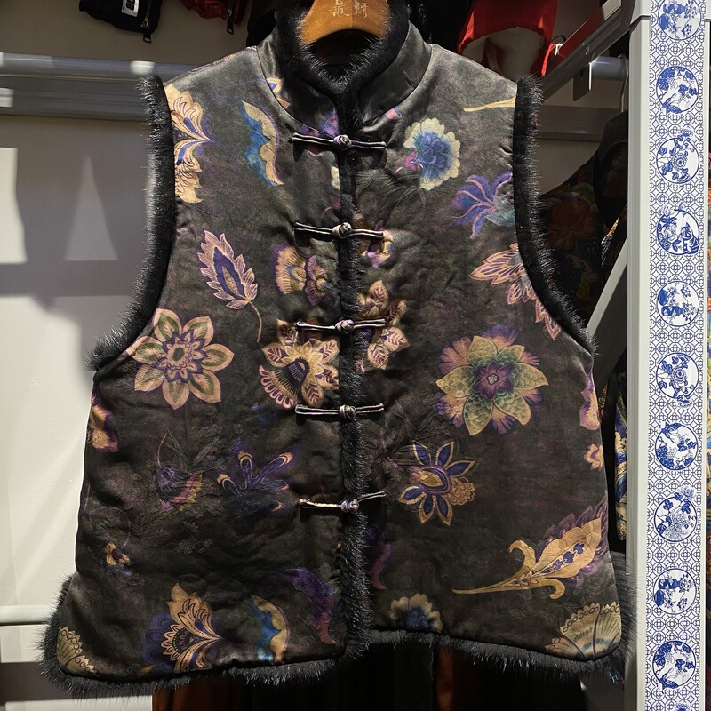 Purple Tie-Dye Heavy Satin Fragrant Cloud Yarn New Chinese-Style Vest for Women, Reversible Stand Collar with Mink Fur Buttons, New Winter Alpaca Wool