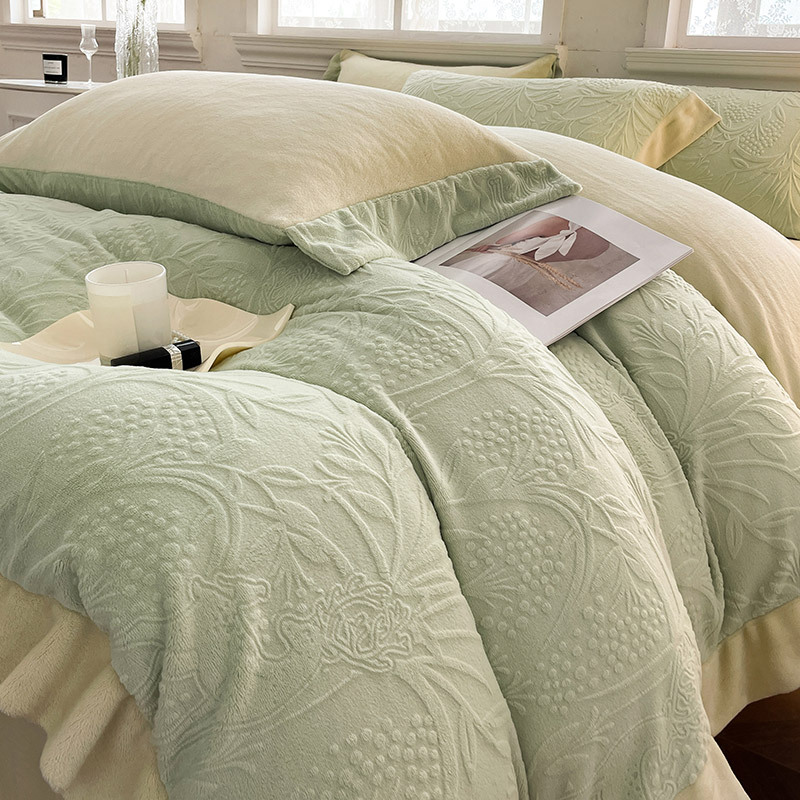 Una clase de madres y bebés tallado seda seda