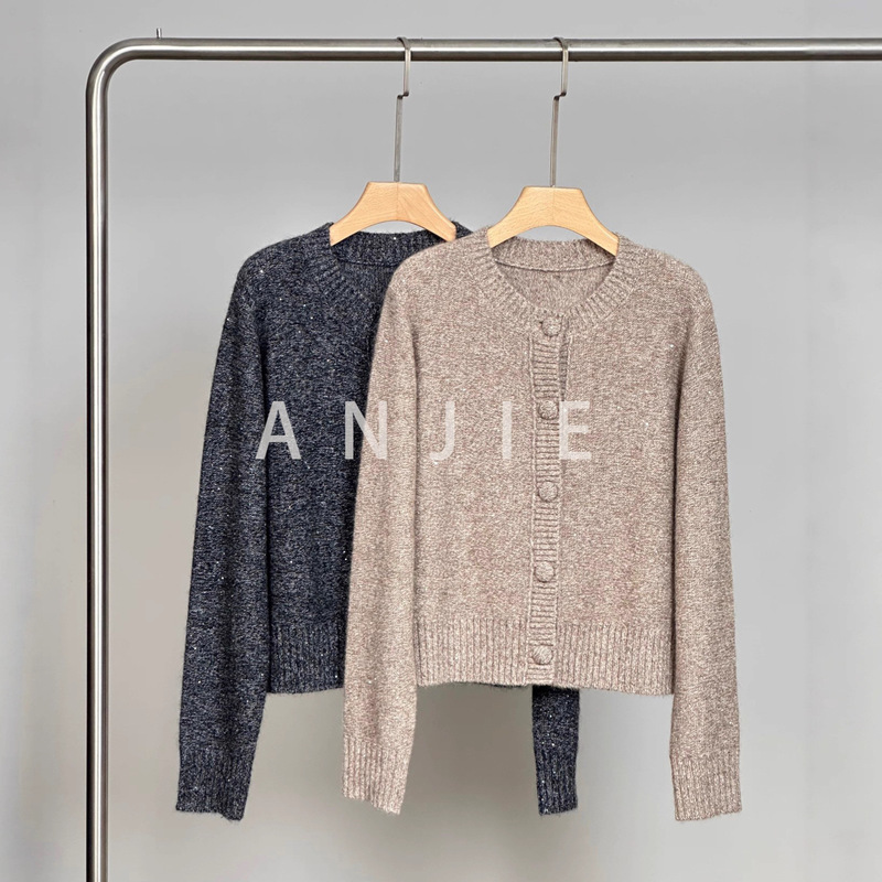 2025 Winter New Round Neck Silk Cashmere Cardigan Natural Yarn Covered Buttons Fashionable Long-Sleeved Wool Knitwear