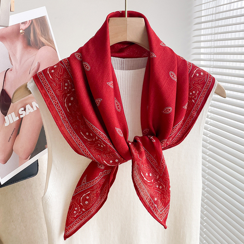 에스닉 캐슈넛-레드