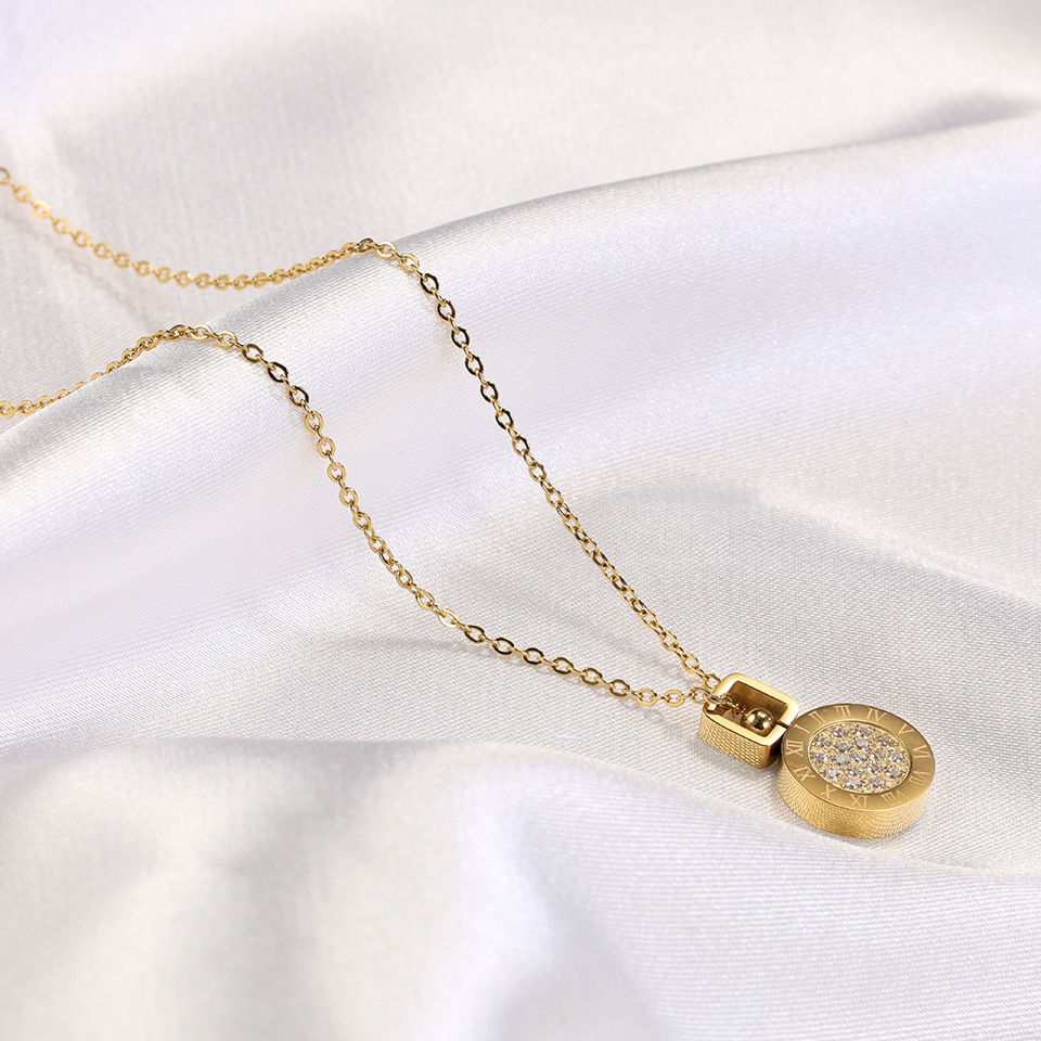 Simple Style Round Titanium Steel Inlay Rhinestones 14K Gold Plated Pendant Necklace_colorza_2