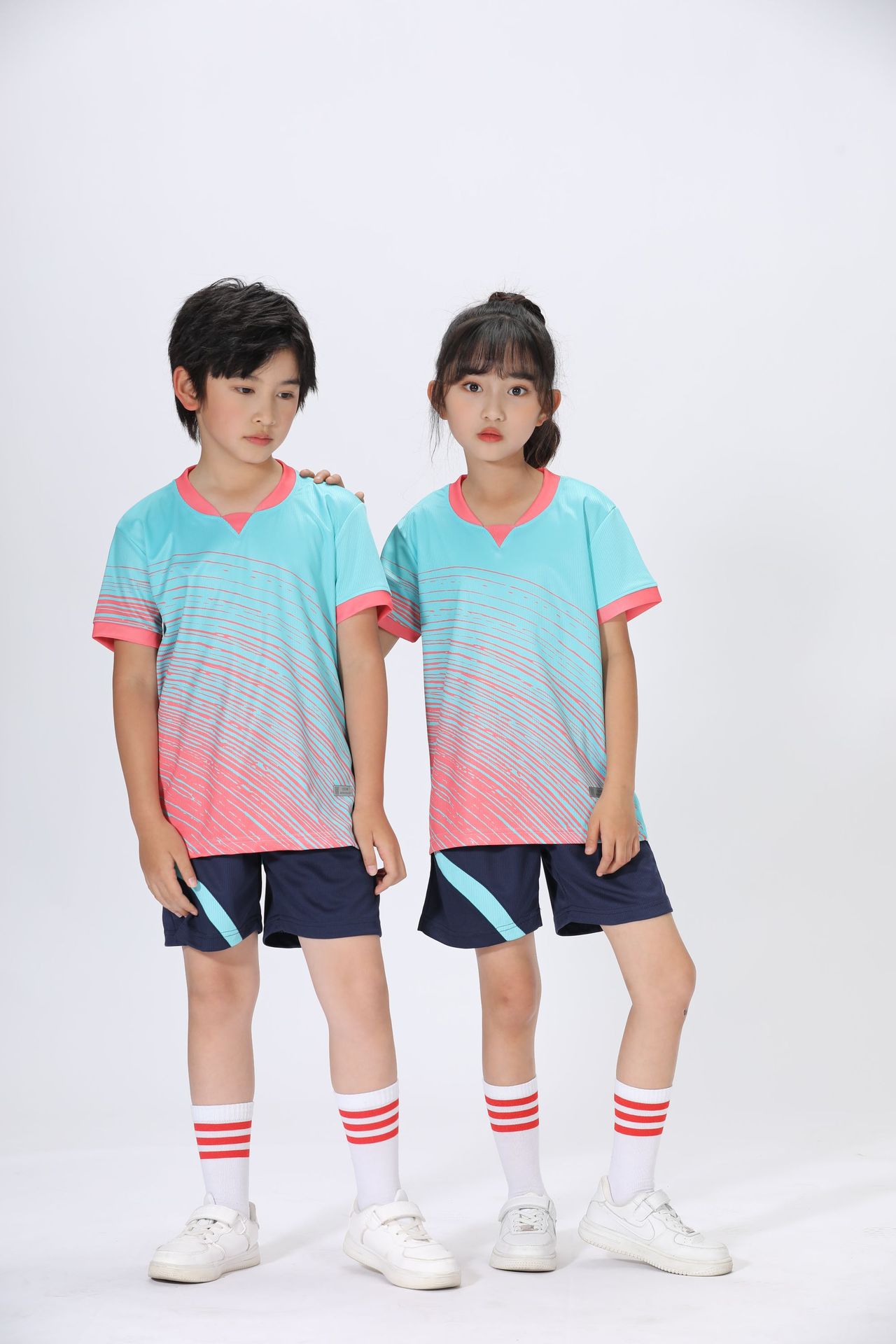 Abbigliamento sportivo da allenamento per bambini ad asciugatura rapida, sport da basket a maniche corte, set di pantaloni fitness, estivo_voghion.com