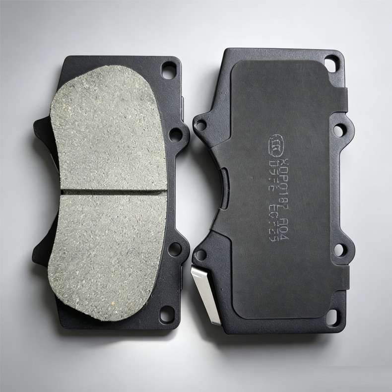 D976 Ceramic Brake Pads Wholesale Suitable for Toyota Prado, FJ Cruiser, Land Cruiser Brake Pads Friction Pads