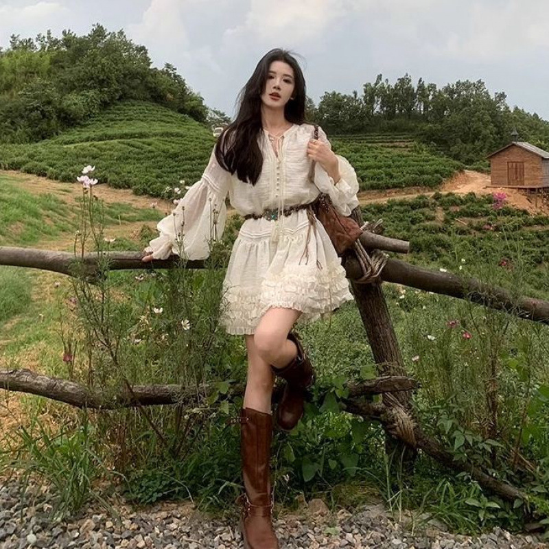 白色一颗甜桃逃跑计划连衣裙长袖新款灯笼袖显瘦春夏短裙女|undefined