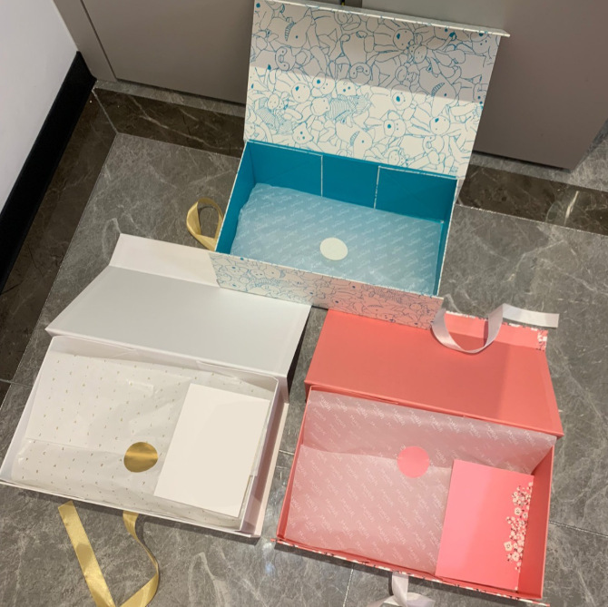 --- Gift Box/Handbag/Dust Bag/Accessories Are Not Eligible for Returns or Exchanges by Default. Jellycat Original Label Alternative --- Gift Box/Handbag/Dust Bag/Accessories Are Not Eligible for Returns or Exchanges by Default. Jellycat Original Label Alternative