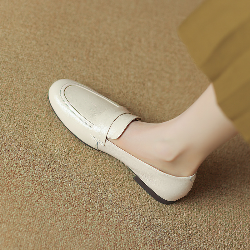 Giày lười nữ mũi tròn đế thấp da mềm phong cách casual — Màu đen