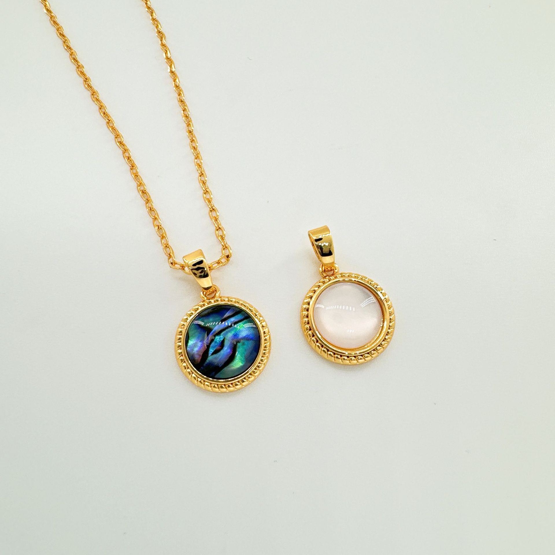 1 Piece Quantity 1 Piece Copper Abalone Shell Round Pendant