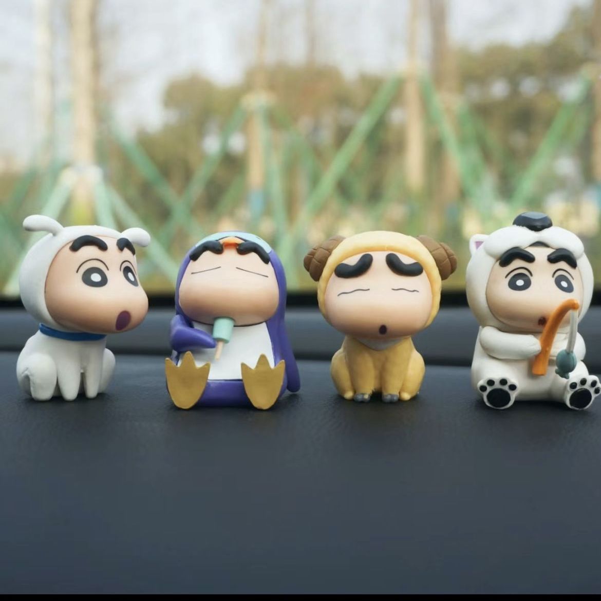 Crayon Shin-Chan Car Ornaments, Creative and Cute Center Console Decorations, Popular Car Interior Decorations, Cartoon Dolls, Small Toys