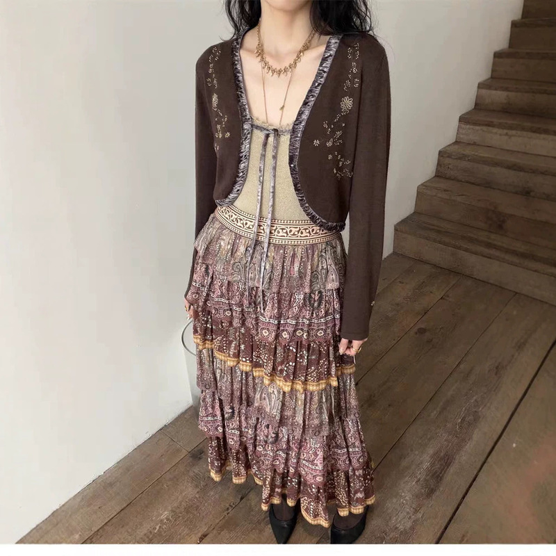 IC Designer Brand 26 Autumn New Embroidered Patchwork Knit Cardigan with Unique Design and Vintage Short Style Top