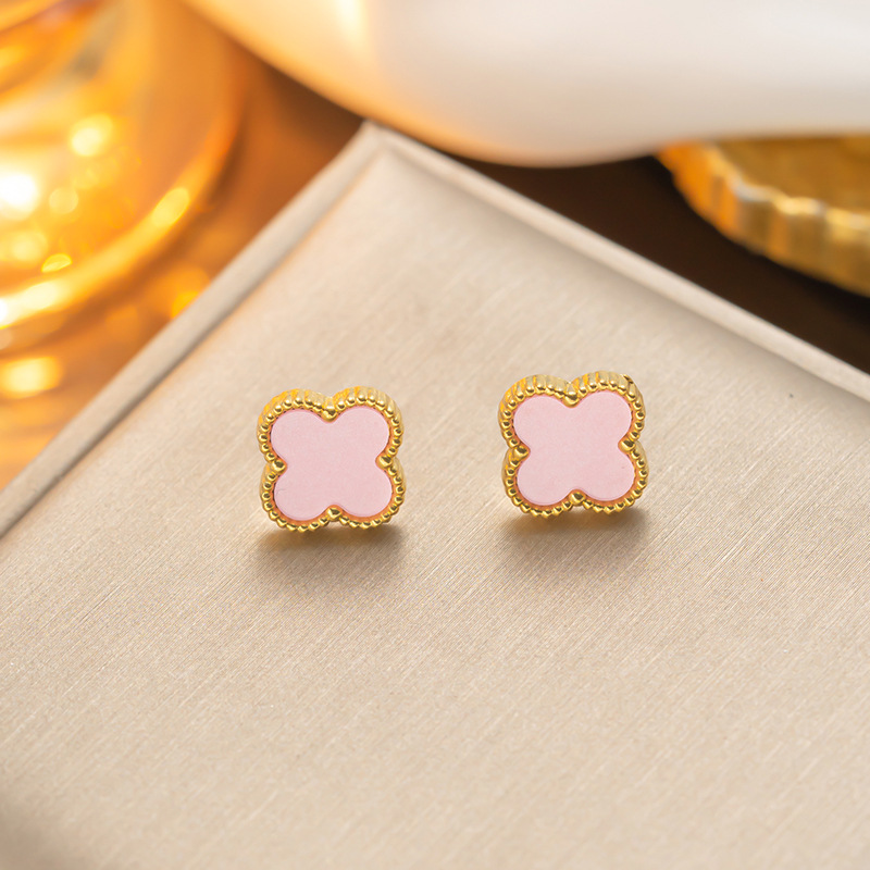 Celebridad de Internet nueva pulsera de trébol de cuatro hojas hembra Corea del Sur simple ins Cinco flores fritillary buena suerte trébol de cuatro hojas pulsera de acero de titanio cadena