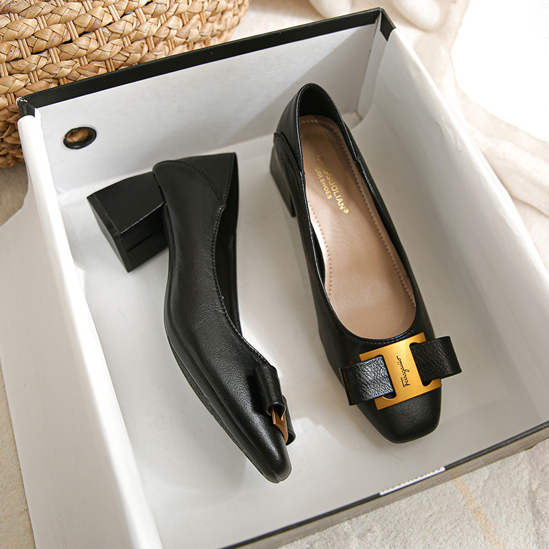 Professional black summer comfortable shoes made of soft leather…