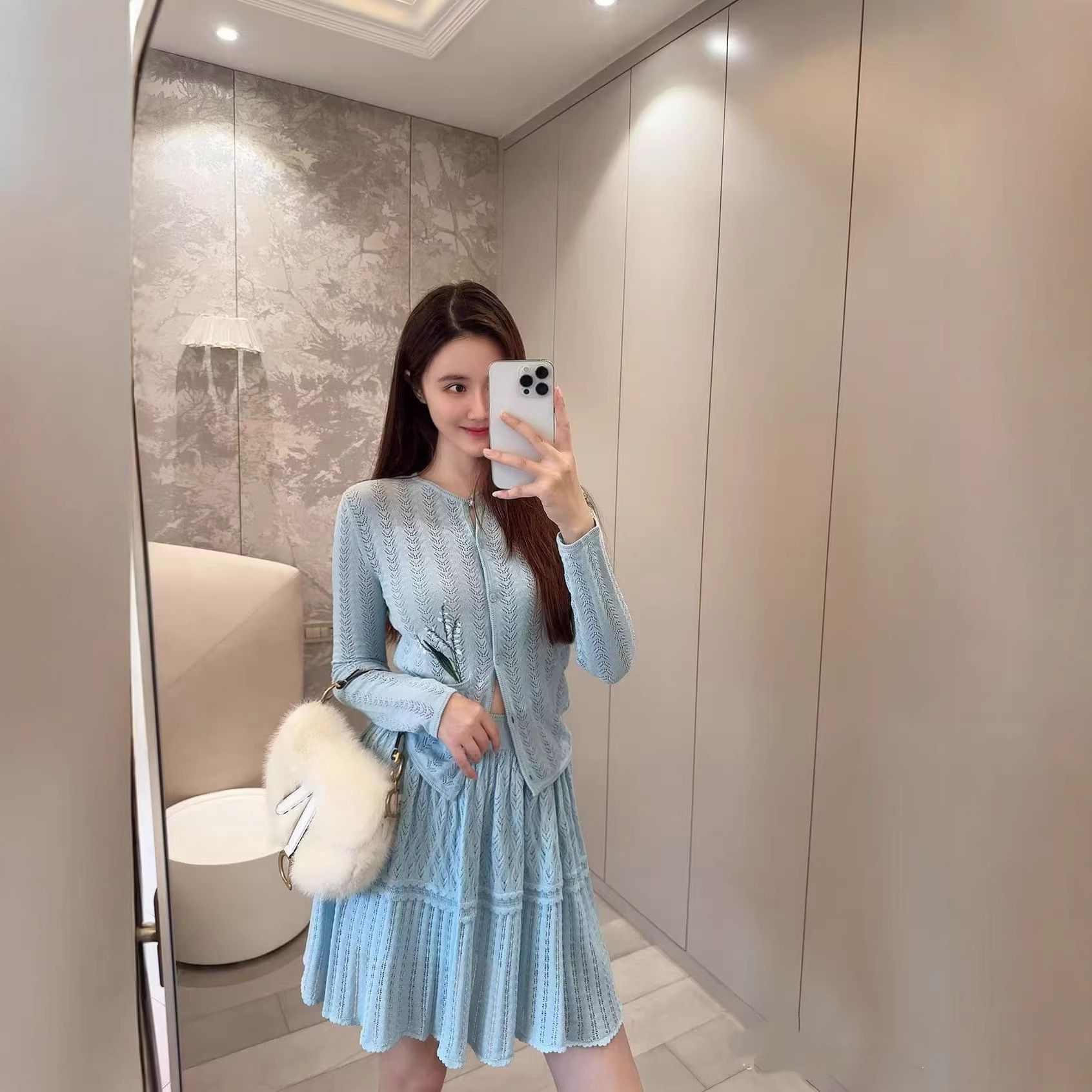 大牌女装 南油高版本CD家26新款撞色刺绣圆领长袖针织开衫上衣女