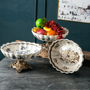 Factory supply American retro ceramic fruit plate European French home decoration high foot fruit plate living room ornaments
