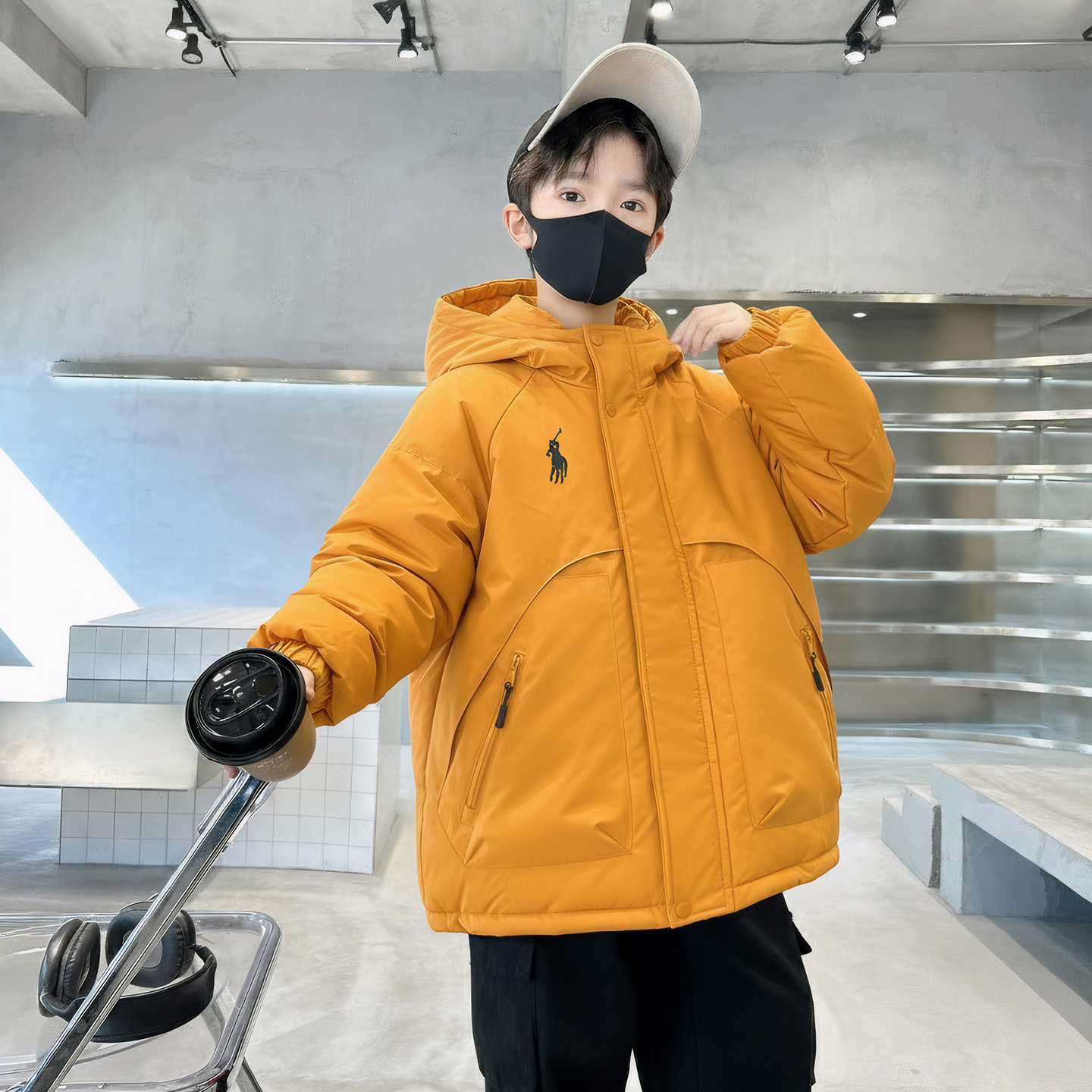 Boys' hooded parka cotton-padded coat, autumn and winter style, children's thick, warm, waterproof, windproof, cold-resistant and durable.