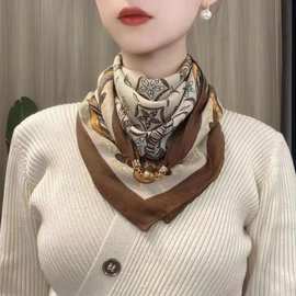 秋冬新款时尚护颈小金球磁吸扣高级百搭丝棉围巾正方形多功能围脖