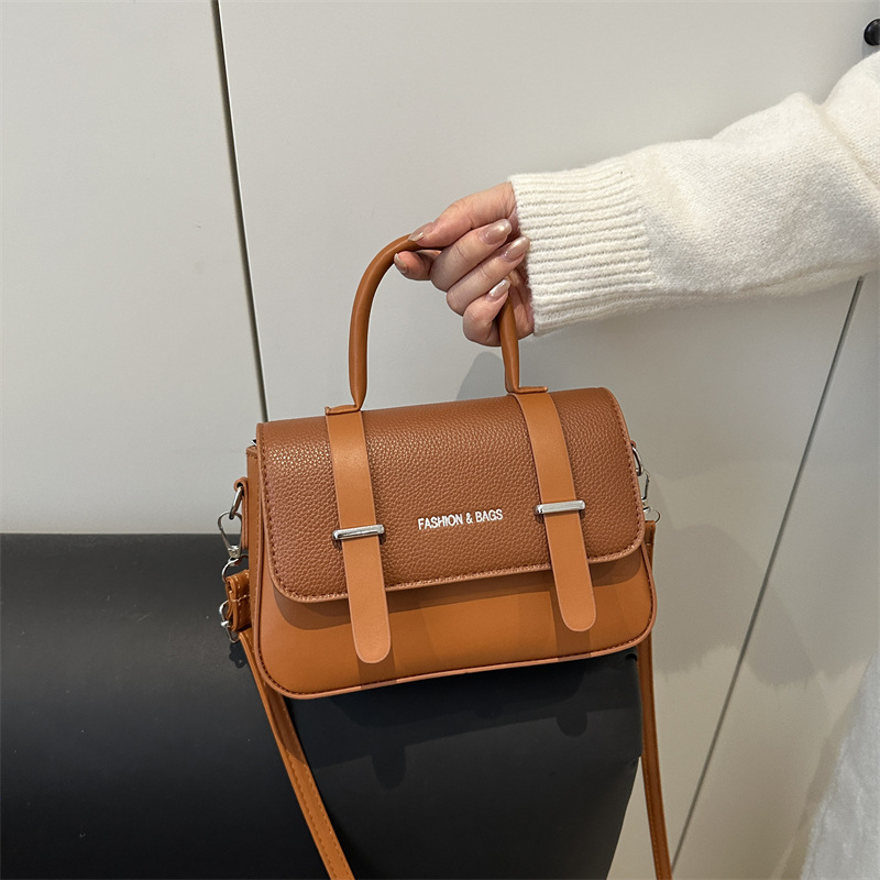 Gran capacidad al por mayor nueva bolsa cuadrada universal alta sensación de bolso de correo nicho diseño de hombro de mujer bolso de mano