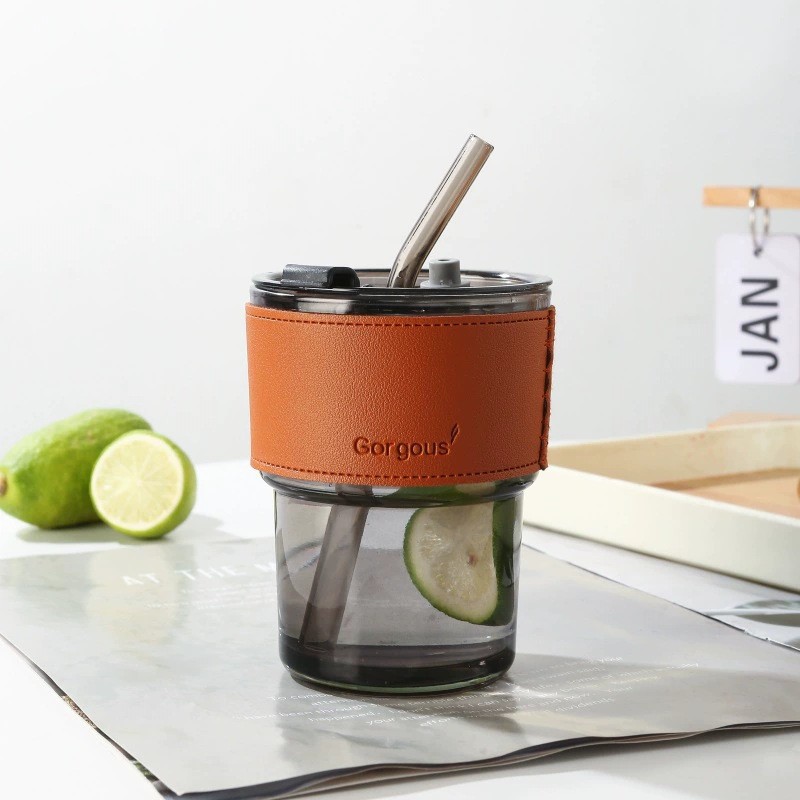 Copo de água cinza fumaça + tampa do copo + canudo / 401-500ml